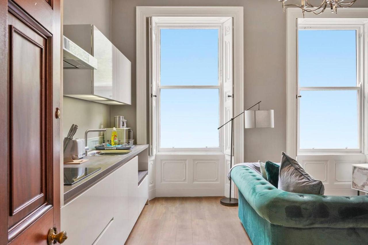 Lovely Central Wakefield Apartment - Parking Eksteriør billede